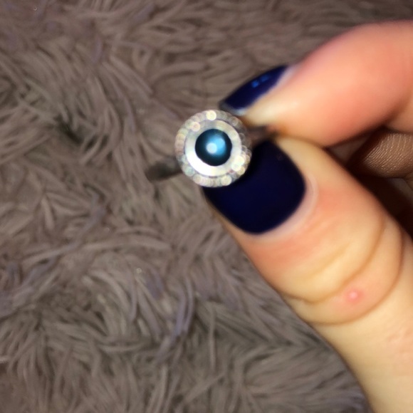 7 Rings - Picture 2 of 8